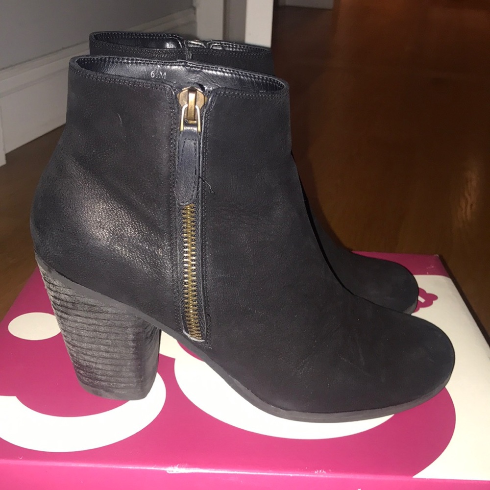Black booties with side zipper
